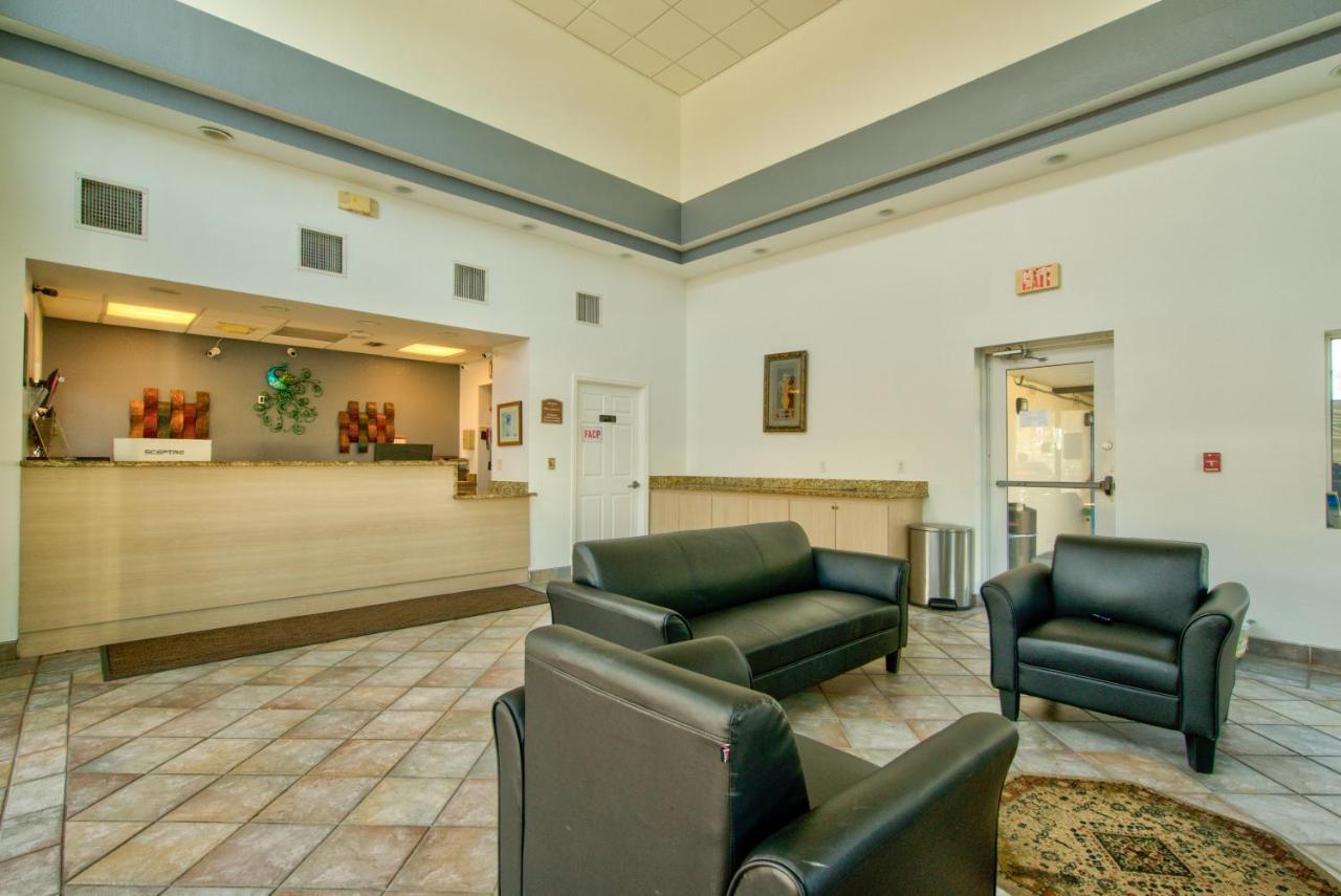 Clearwater Hotel Екстериор снимка