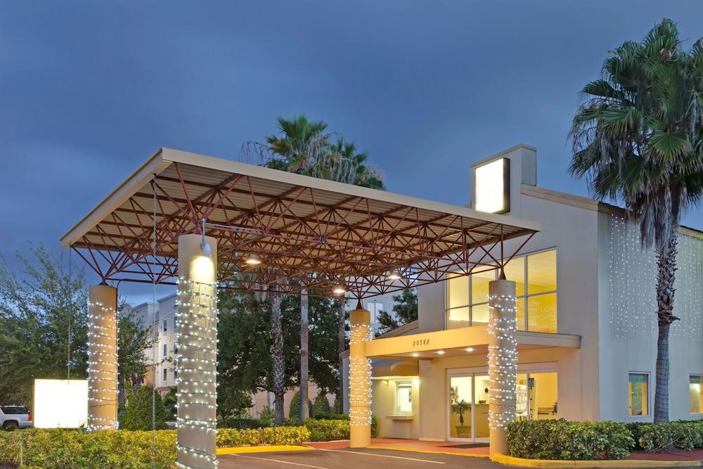 Clearwater Hotel Екстериор снимка